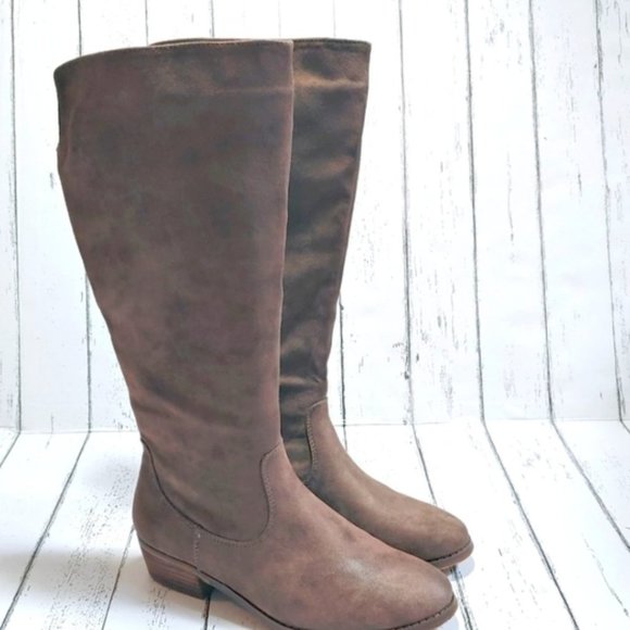 le chateau knee high boots